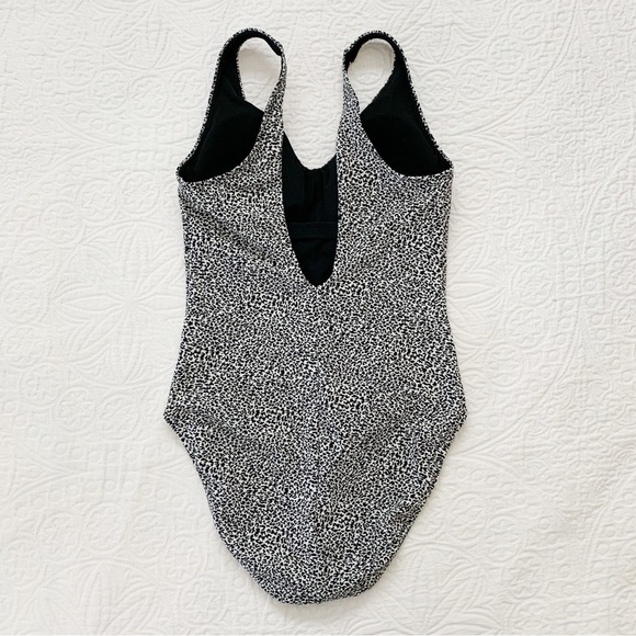 Athleta Seychelles Jacquard Textured One Piece Swimsuit, Black / White - Picture 5 of 7